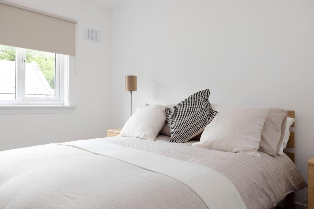 Two Bedroom Country Cottage With Parking 머슬버러 외부 사진